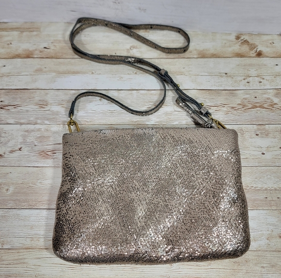 Madewell The Puff Crossbody In Bronze Lamb Leather - Picture 5 of 11